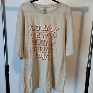 Howdy graphic tshirt